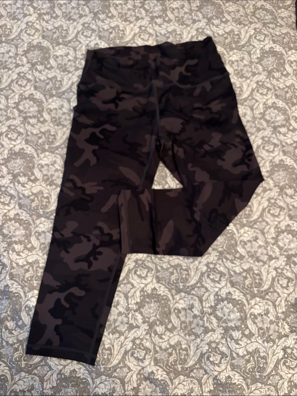 Women’s Black Camo High-Rise Capris